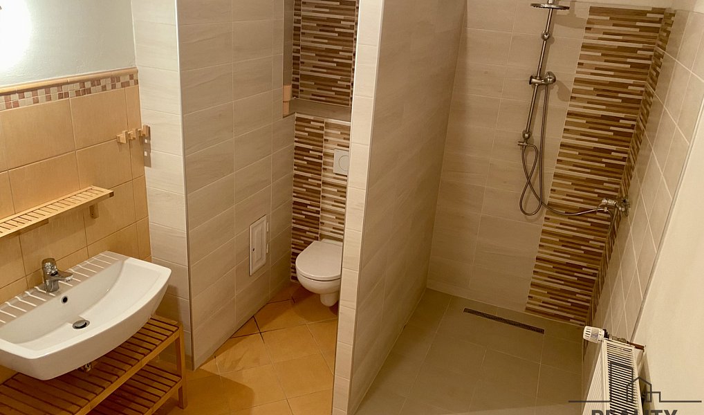 Prodej ubytovacího objektu 450 m², Vanovice – náhled fotky 8
