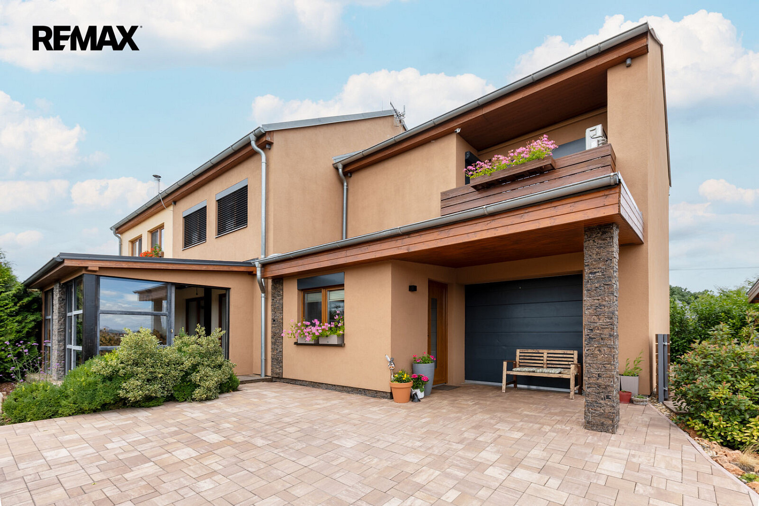 Prodej domu 199 m² s pozemkem 524 m² – fotografie 2