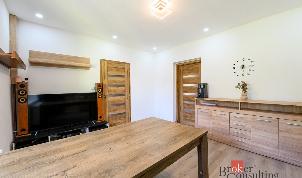Prodej domu 132 m² s pozemkem 371 m², Žihle – náhled fotky 9