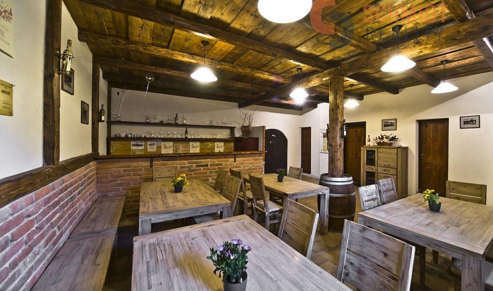 Prodej domu 300 m² s pozemkem 2 085 m², Perná – náhled fotky 9