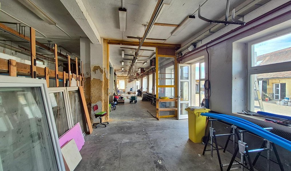 Prodej výrobních prostor 1 980 m², Kasejovice – náhled fotky 10