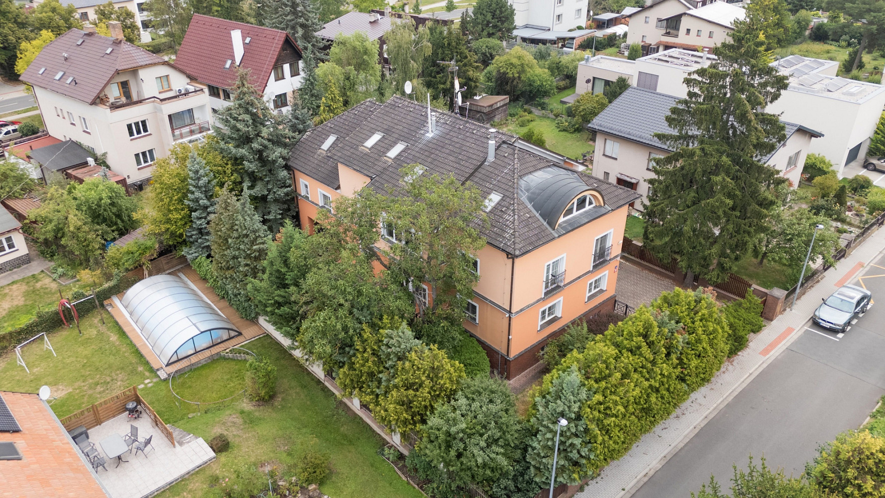 Prodej komerčního objektu (jiného typu) 665 m²