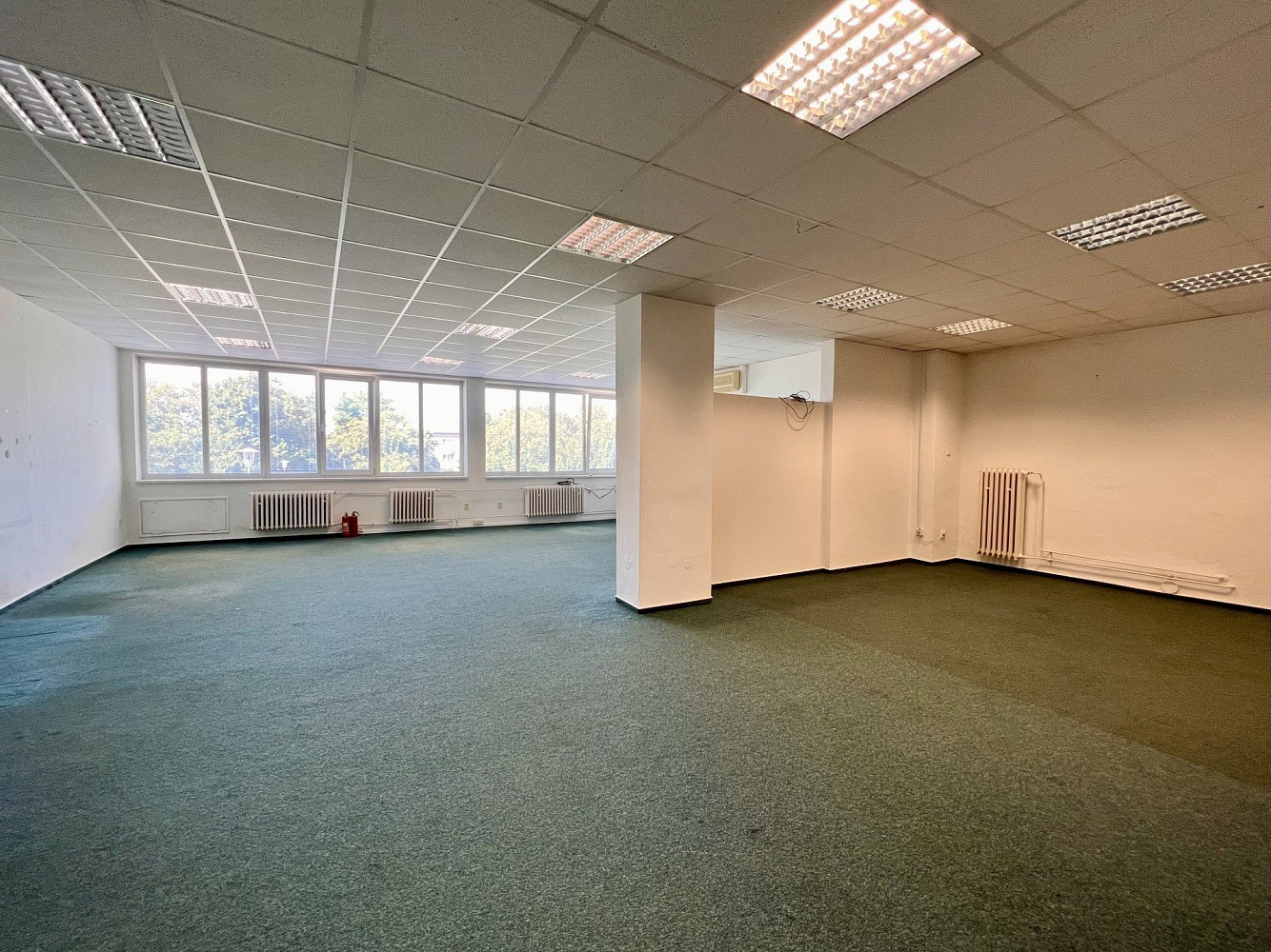 Pronájem kanceláře 250 m² – fotografie 3