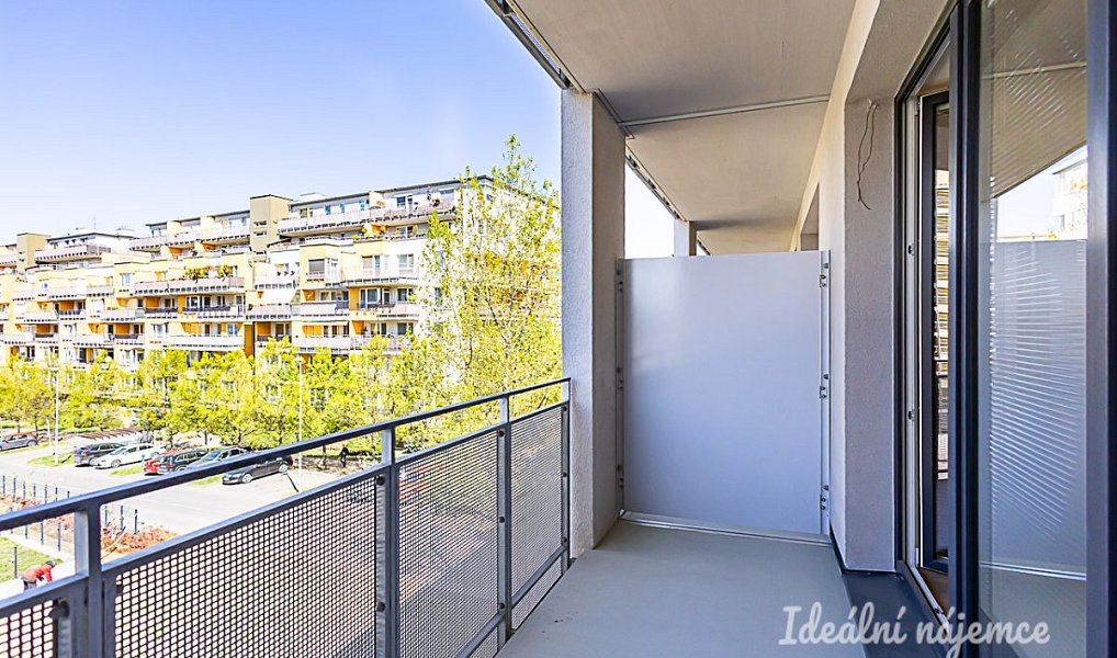 Pronájem bytu 1+kk 35 m², Praha – náhled fotky 11