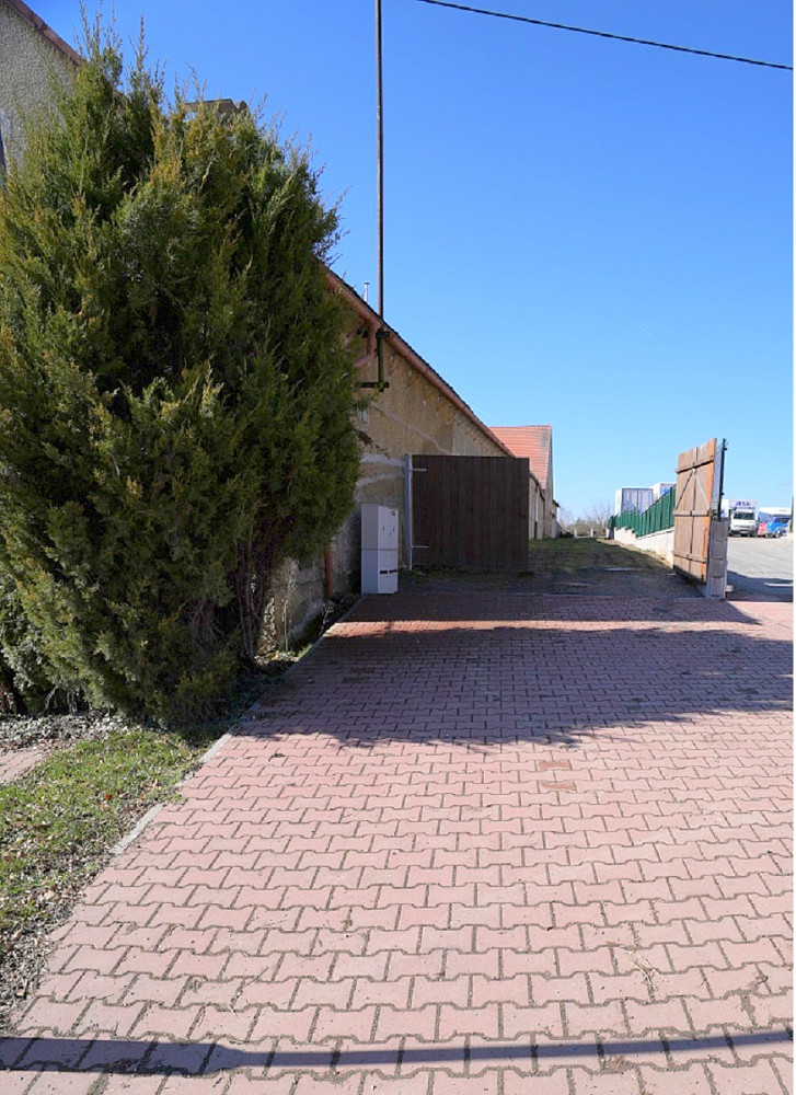 Prodej stavebního pozemku o ploše 2 573 m² v obci Libeň, k.ú. Libeň u Libeře, okres Praha-západ – pohled 4