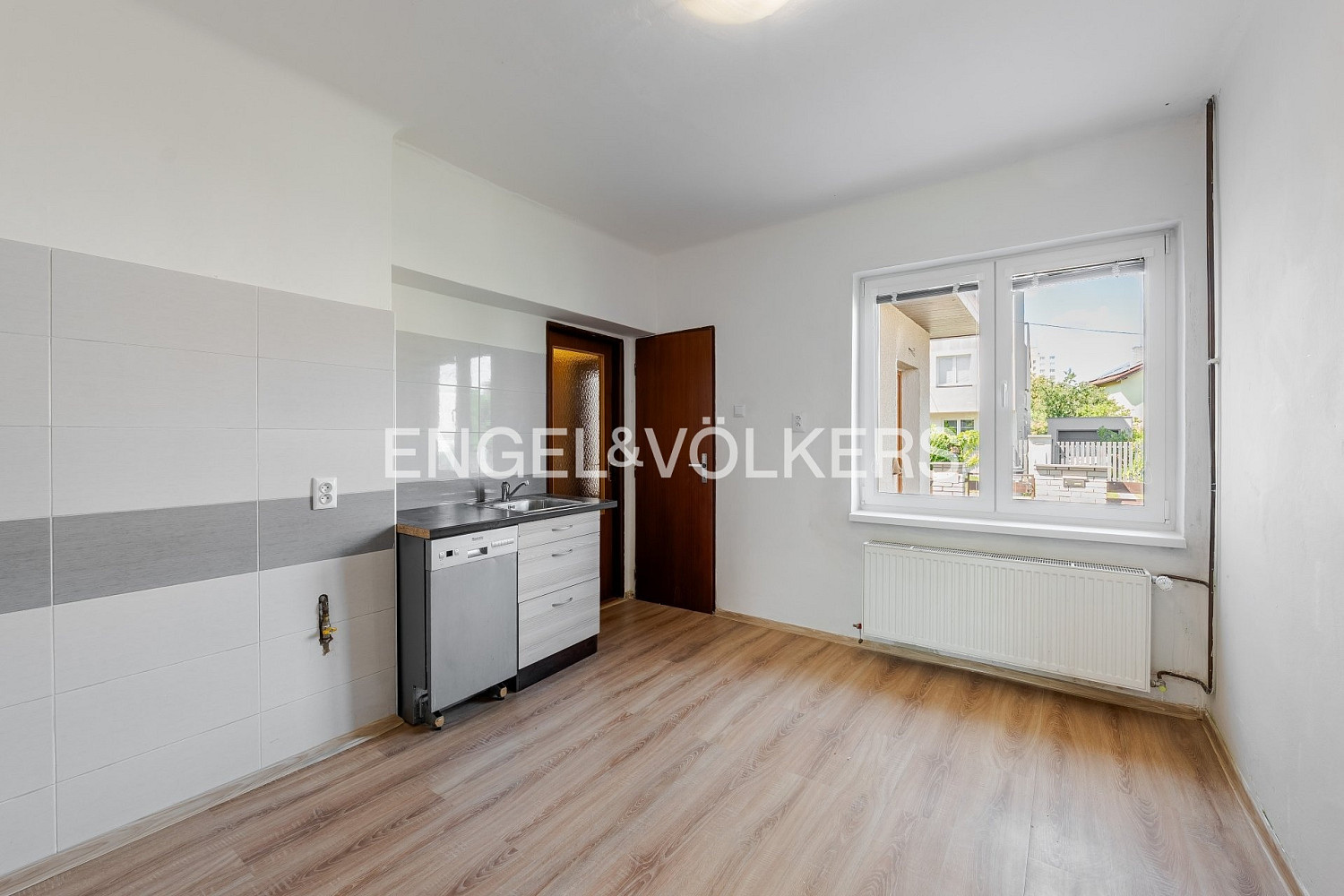 Pronájem kanceláře 60 m² – fotografie 2