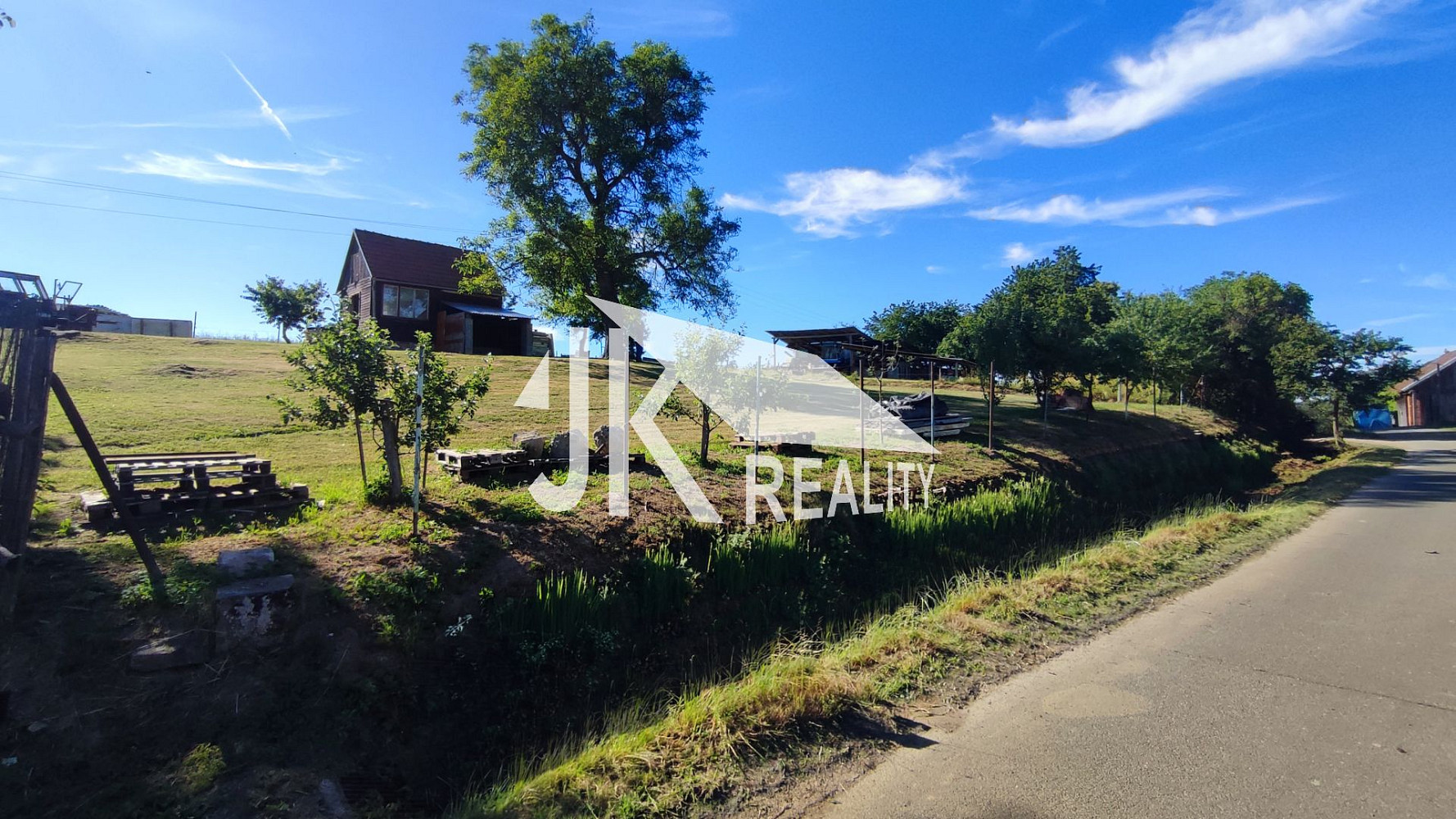 Prodej stavebního pozemku 1 862 m²