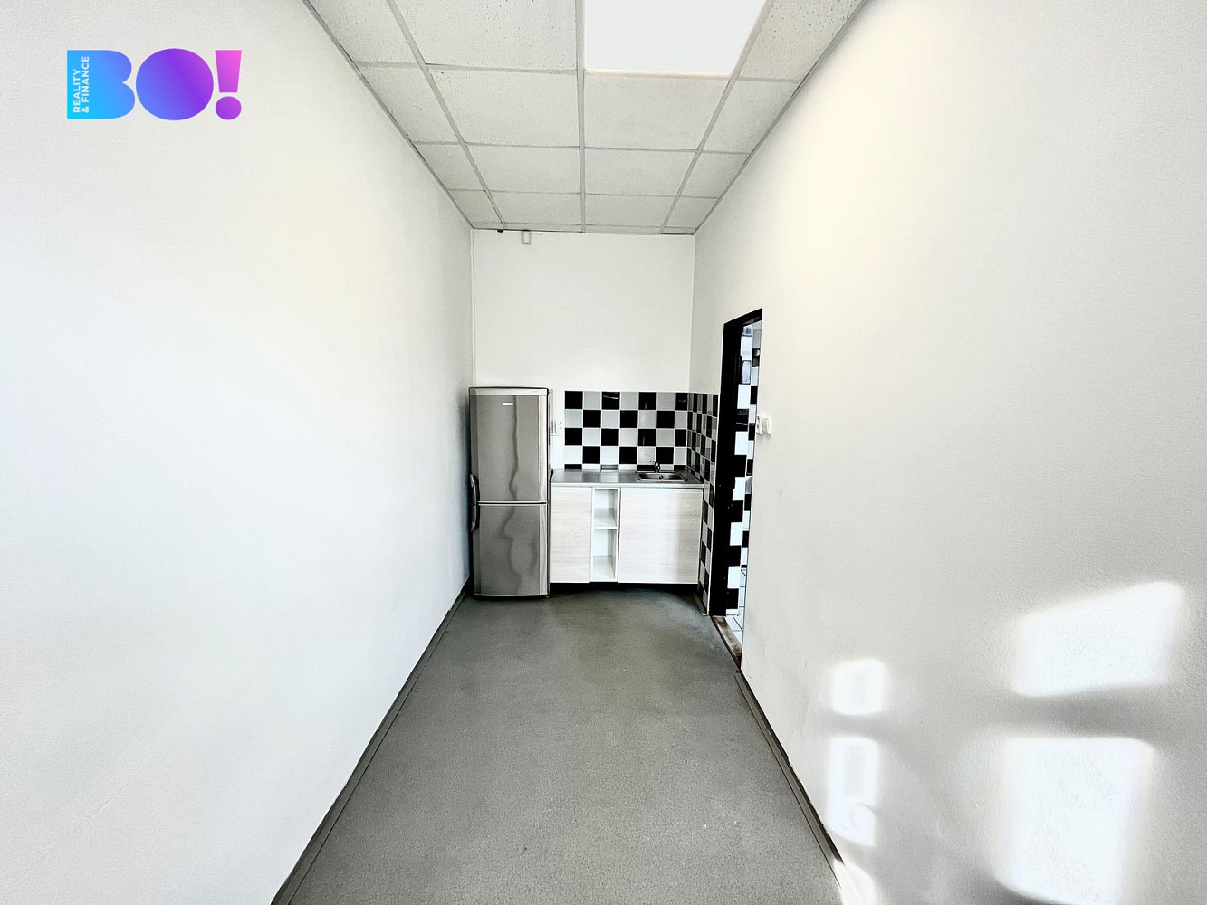 Pronájem kanceláře 45 m² – fotografie 2