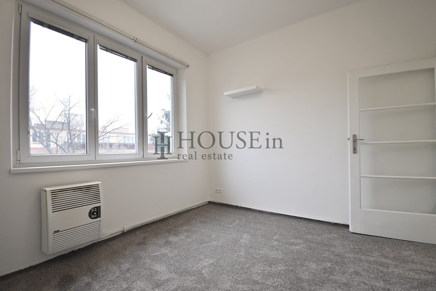 Pronájem bytu 2+kk 40 m² – fotografie 3