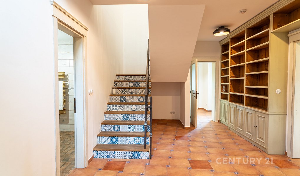 Prodej domu 268 m² s pozemkem 895 m², Únětice – náhled fotky 9