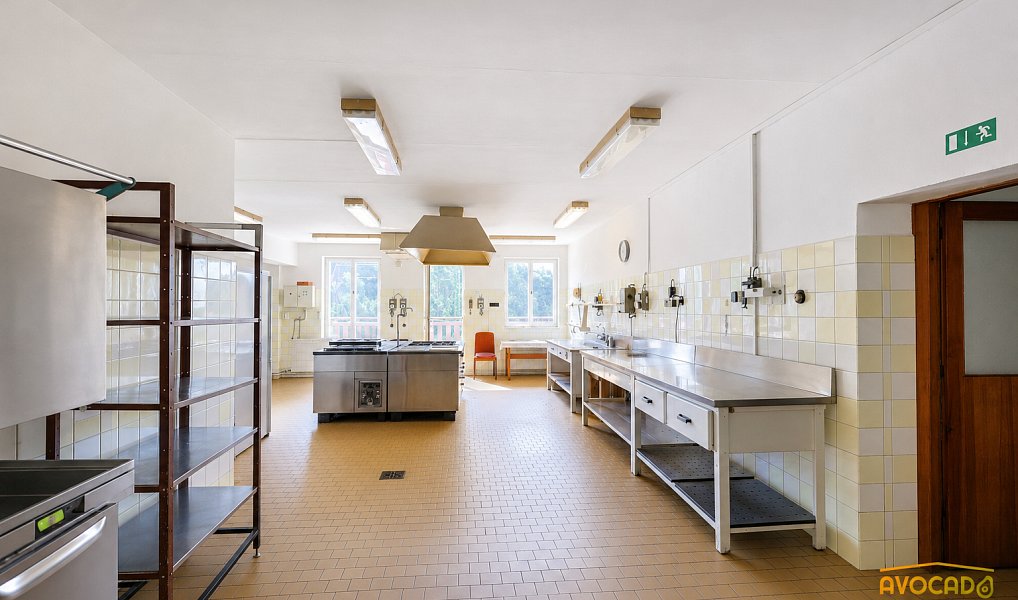 Prodej domu 1 000 m² s pozemkem 22 792 m², Radvanec – náhled fotky 21