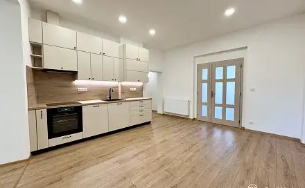 Pronájem bytu 4+kk 78 m²
