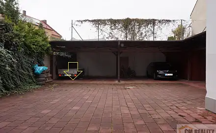 Prostějov, Trávnická, parkovací stání v uzavřeném dvoře., Trávnická, Prostějov