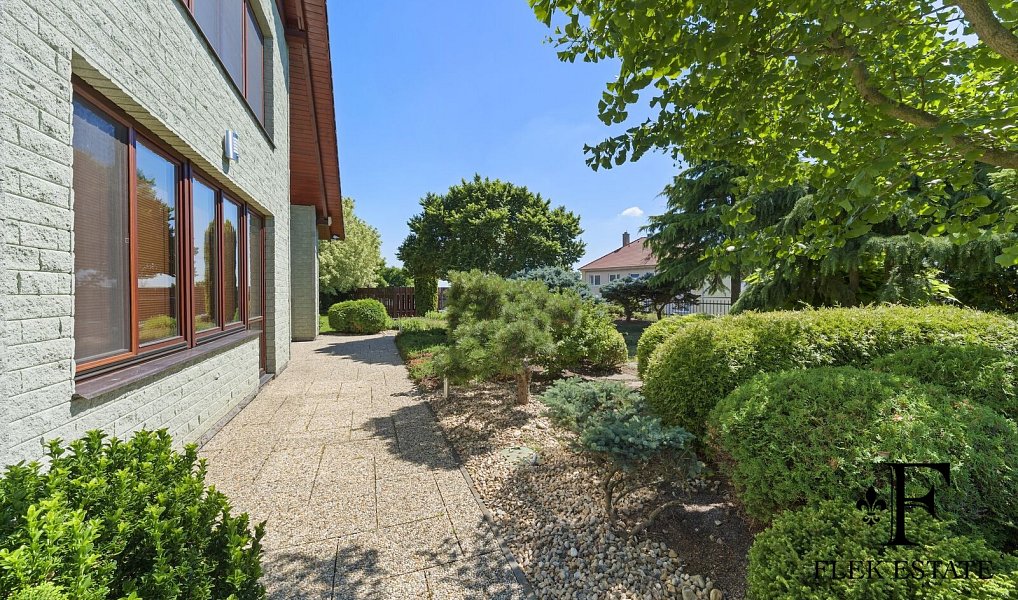 Prodej domu 371 m² s pozemkem 2 392 m², Medlov – náhled fotky 46