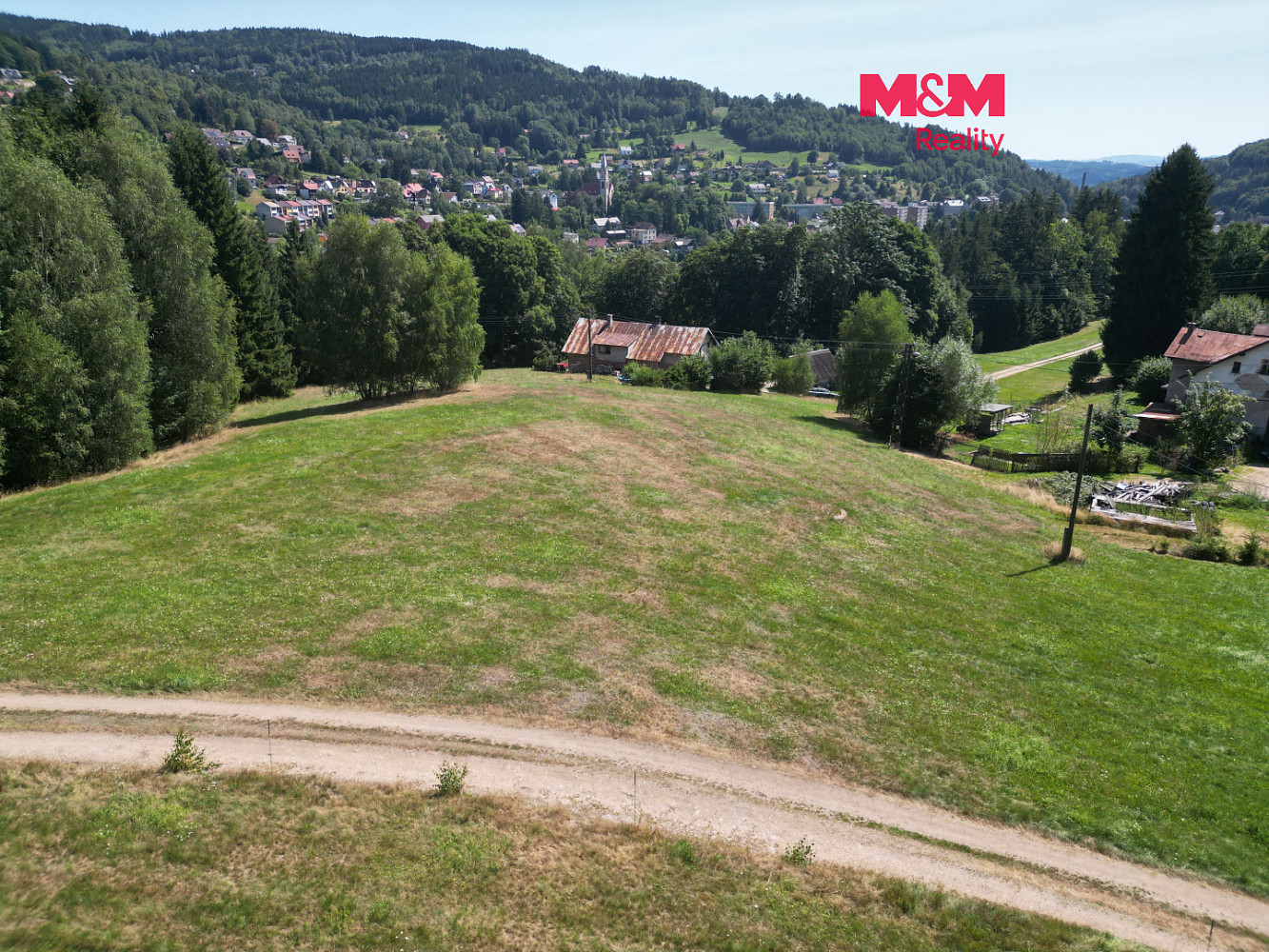 Prodej stavebního pozemku 2 000 m²