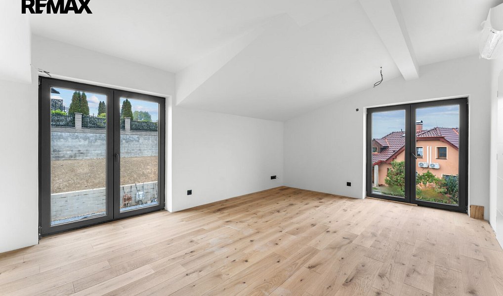 Prodej bytu 4+kk 149 m², Kly – náhled fotky 8