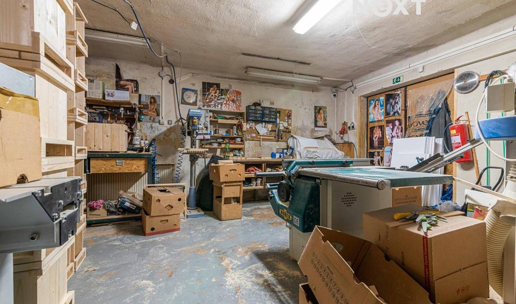 Prodej výrobních prostor 840 m², Jesenice – náhled fotky 8