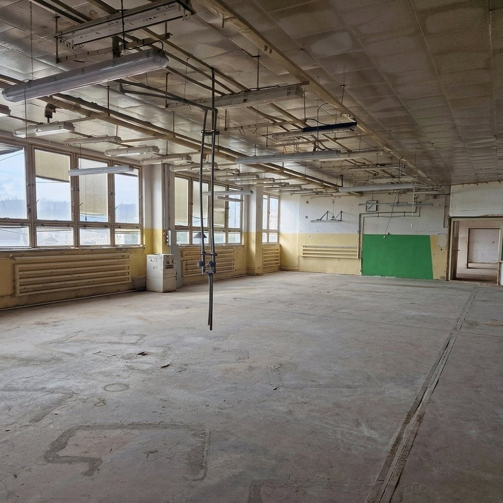 Pronájem výrobních prostor 918 m² – fotografie 2