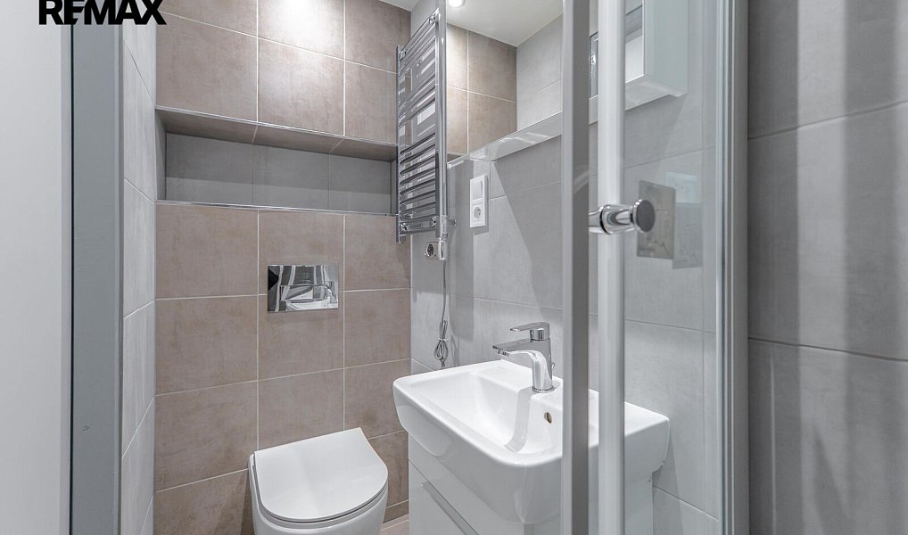Prodej bytu 1+kk 17 m², Praha – náhled fotky 4