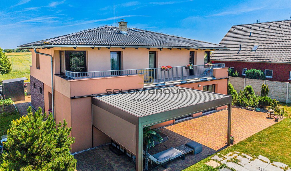 Prodej domu 212 m² s pozemkem 800 m², Zbuzany – náhled fotky 2