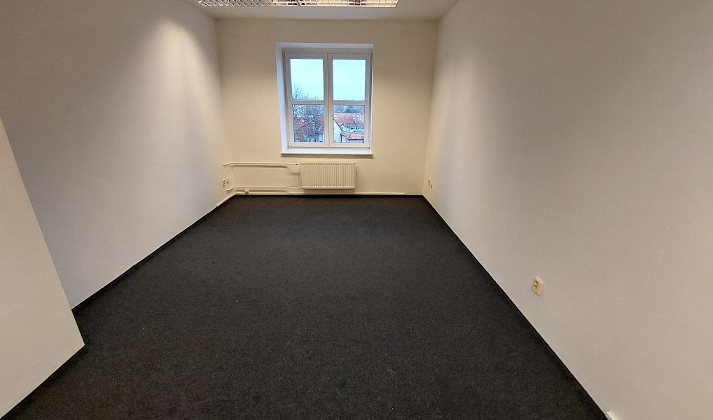 Pronájem kanceláře 20 m², Sokolov – náhled fotky 2