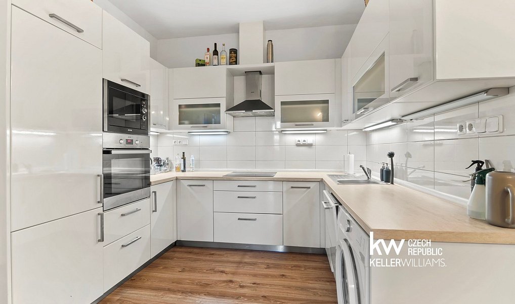 Prodej bytu 2+1 72 m², Praha – náhled fotky 4