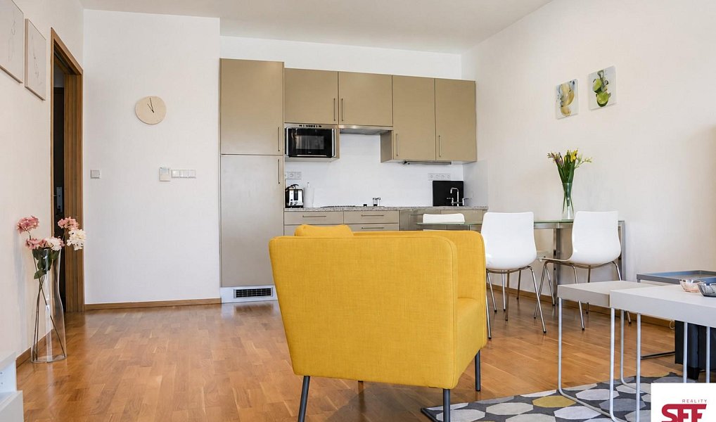 Pronájem bytu 2+kk 55 m², Praha – náhled fotky 2