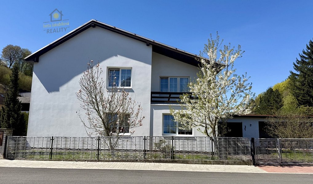 Prodej domu 230 m² s pozemkem 403 m², Bělá pod Bezdězem – náhled fotky 2