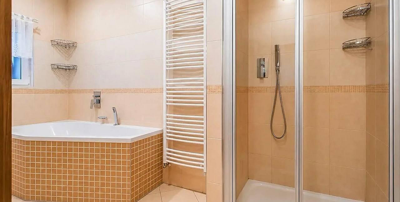 Pronájem domu 1 300 m² s pozemkem 1 022 m² – fotografie 5