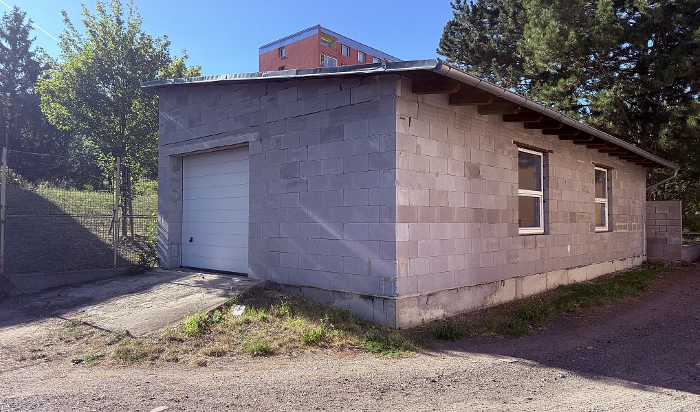 Pronájem velké garáže 96m2 v Bílině za Chlumem, Bílina – náhled fotky 4