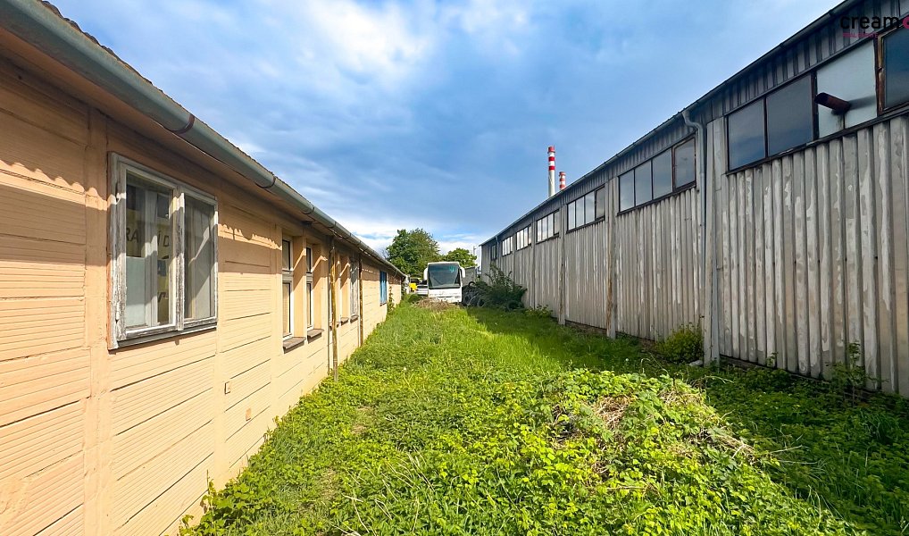 Pronájem komerčního pozemku 432 m², Zlín – náhled fotky 2