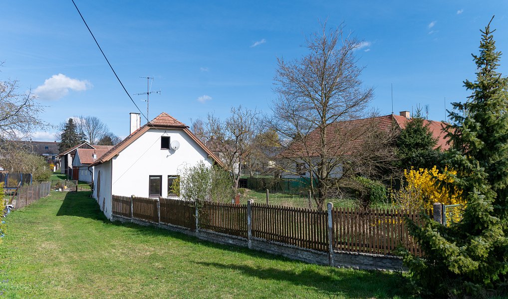 Prodej domu 131 m² s pozemkem 699 m², Sloveč – náhled fotky 4