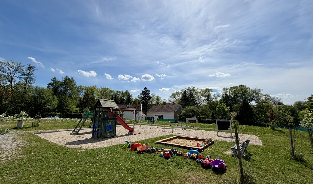 Prodej bytu 3+kk 74 m², Svinaře – náhled fotky 14