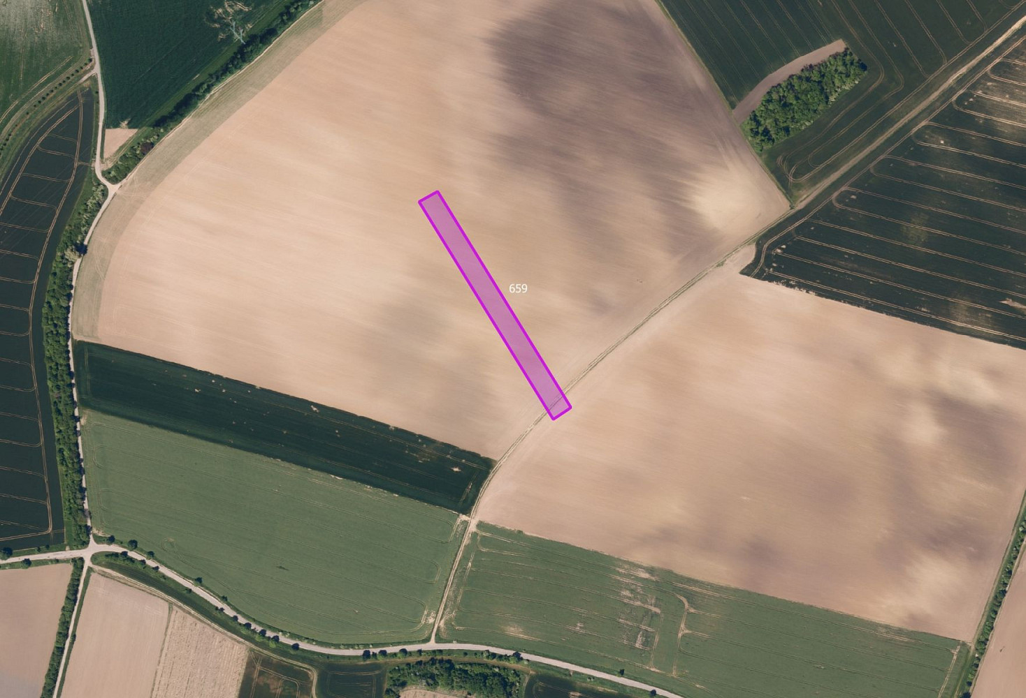 Prodej pole 7 600 m²