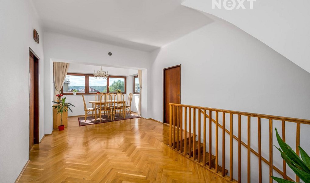 Prodej domu 300 m² s pozemkem 1 330 m², Praha – náhled fotky 11