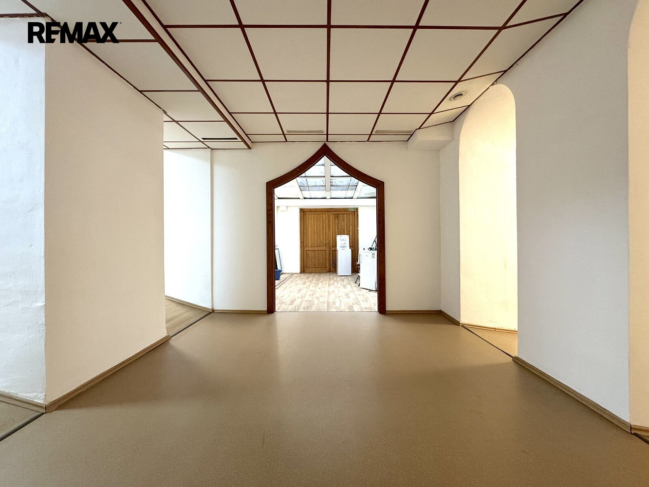 Pronájem obchodních prostor 99 m²