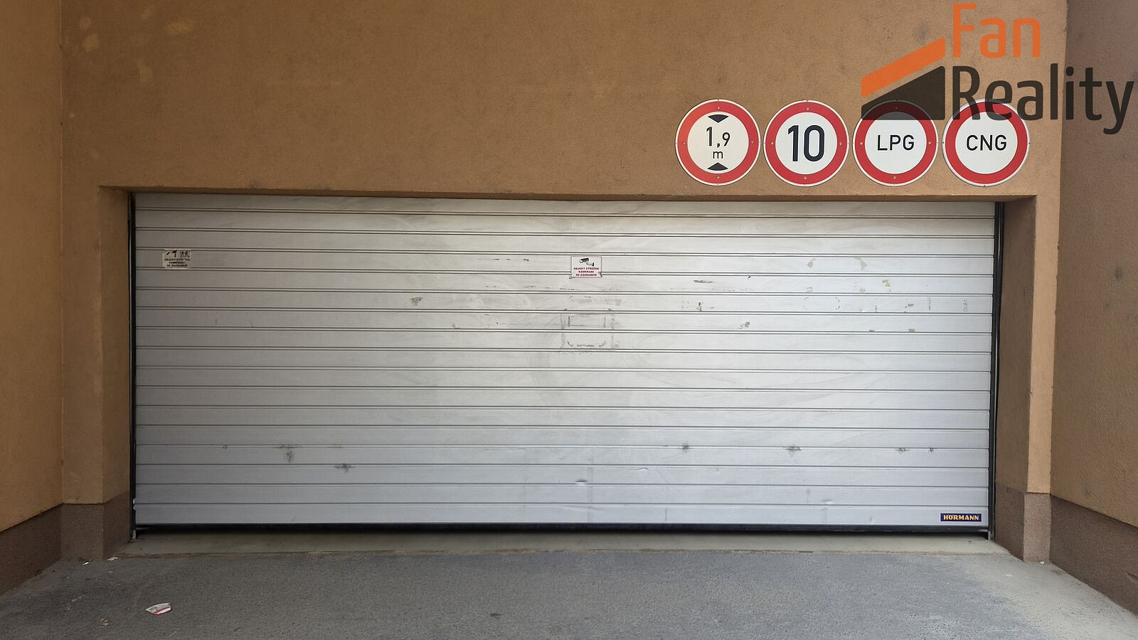 Prodej garáže 12 m2 ulice Na Neklance – fotografie 4