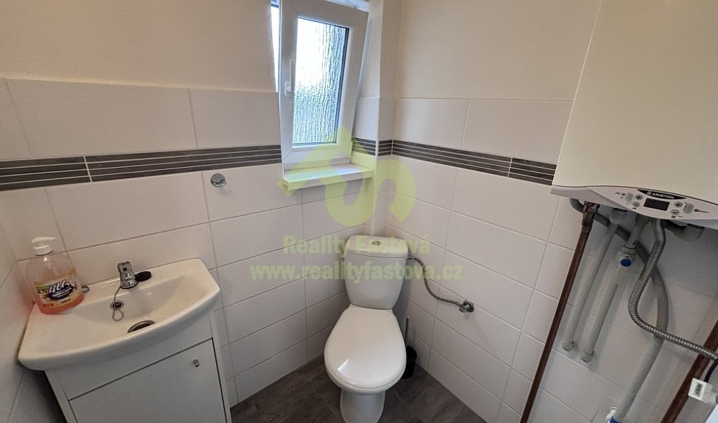 Prodej domu 228 m² s pozemkem 1 076 m², Rokycany – náhled fotky 25