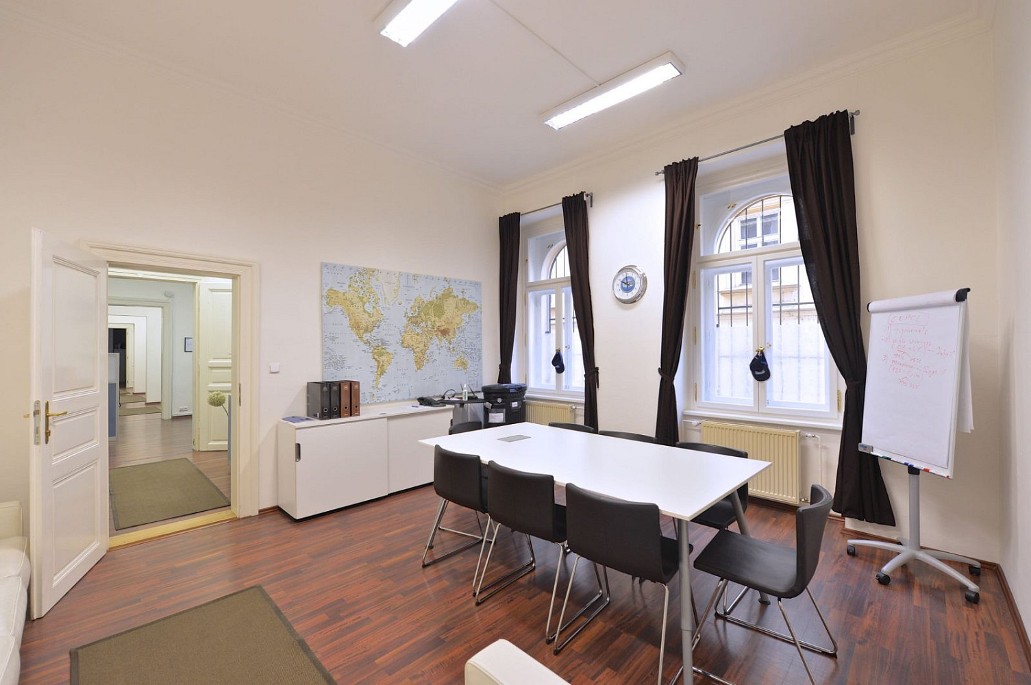 Pronájem kanceláře 104 m² – fotografie 3