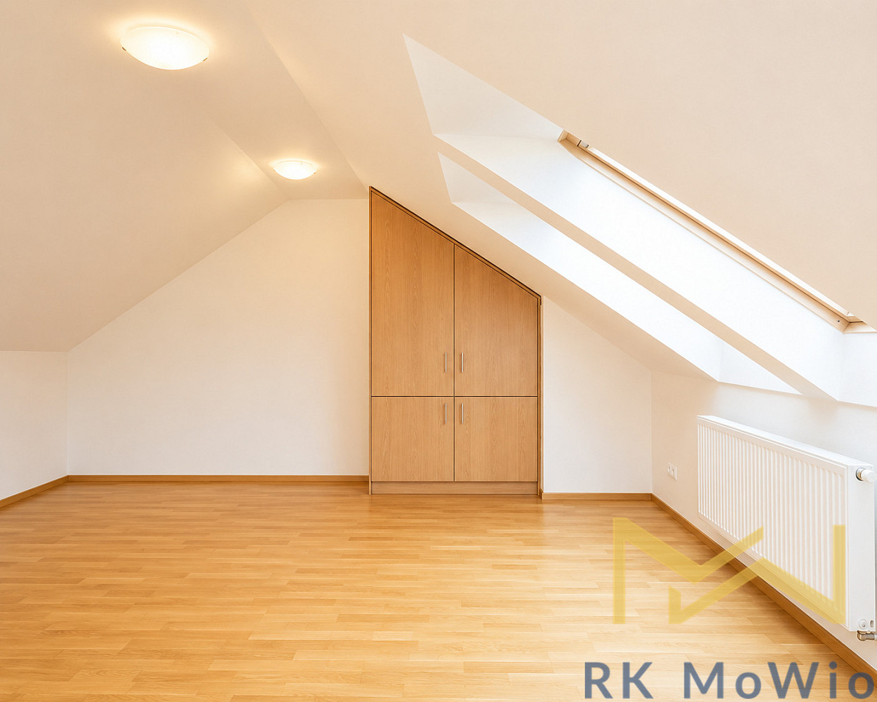Pronájem domu 350 m² s pozemkem 226 m² — photo 3