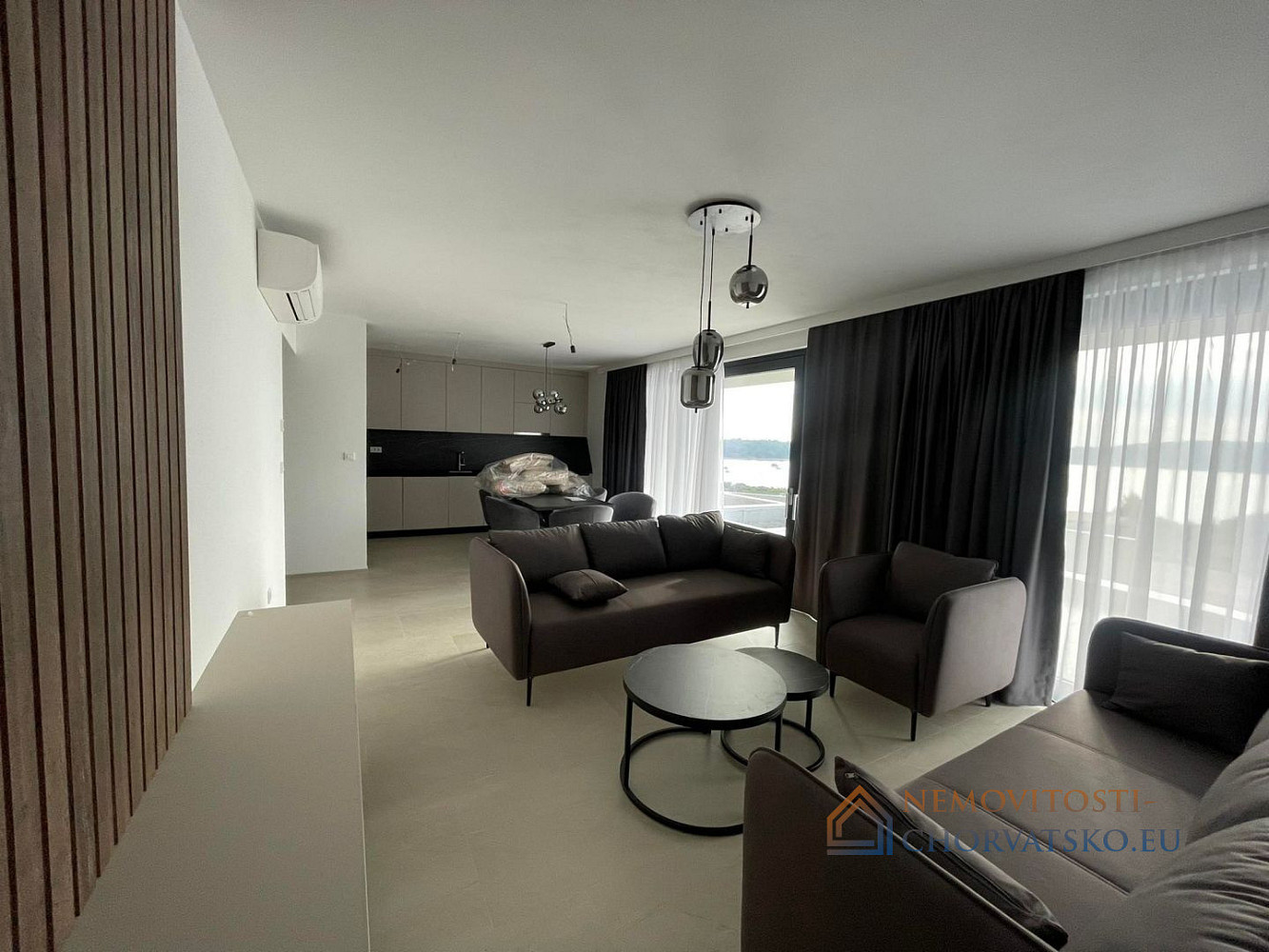 Prodej bytu 6+kk 140 m² - Widok 2