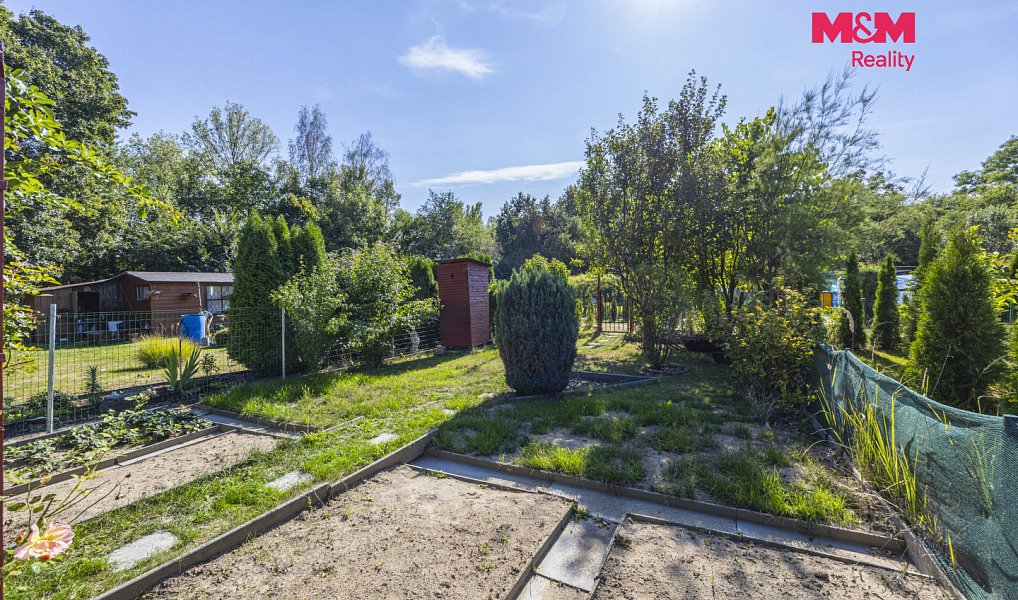 Prodej zahrady 185 m², Rybitví – náhled fotky 18