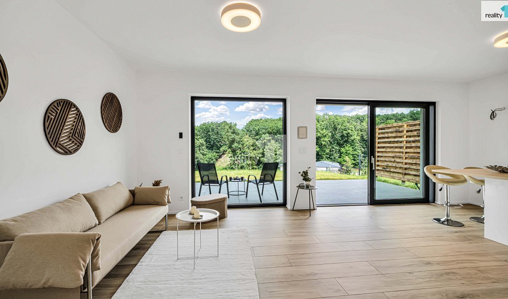Prodej domu 200 m² s pozemkem 919 m², Vysoký Újezd – náhled fotky 2