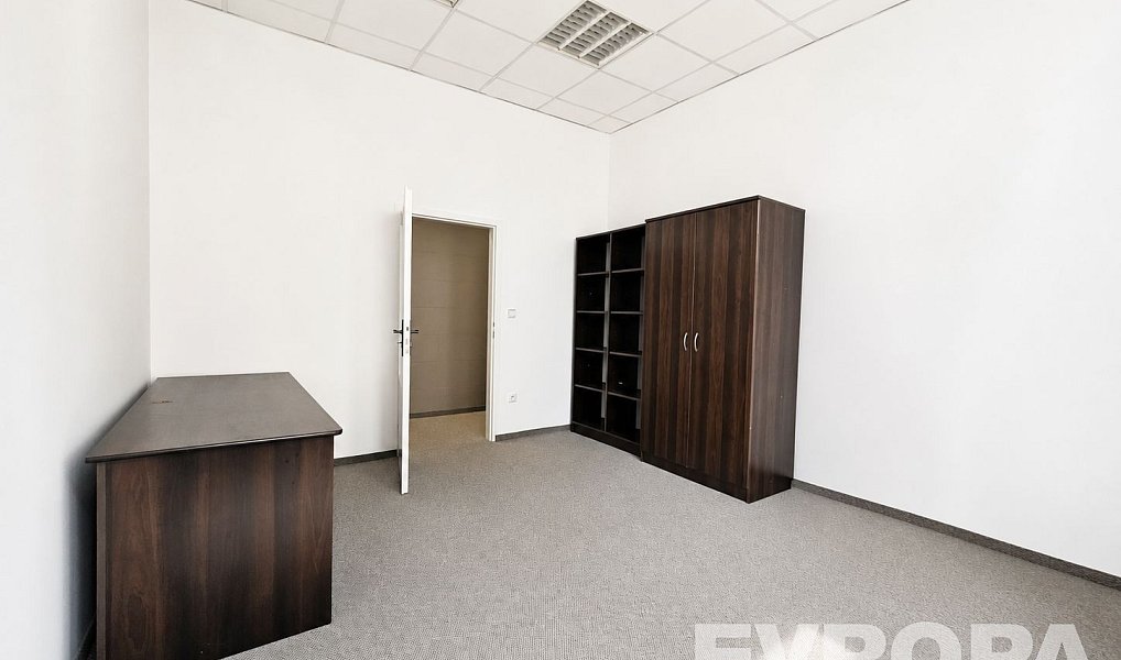 Pronájem kanceláře 160 m², Vrchlabí – náhled fotky 4