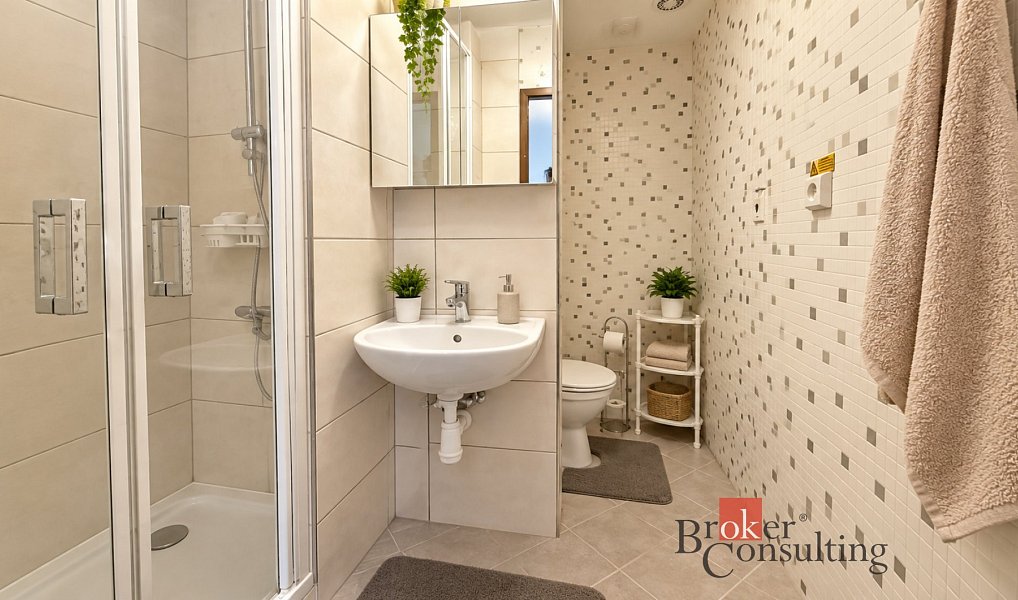 Prodej bytu 1+kk 35 m², Hradec Králové – náhled fotky 3