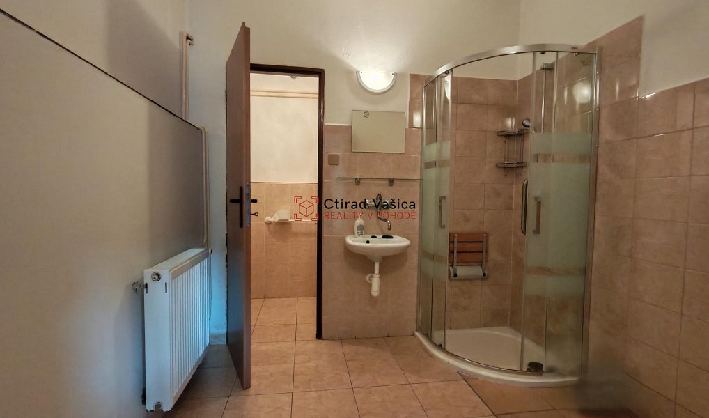 Prodej domu 250 m² s pozemkem 1 350 m², Fulnek – náhled fotky 9