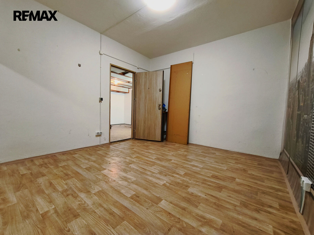 Pronájem kanceláře 12 m² – fotografie 3
