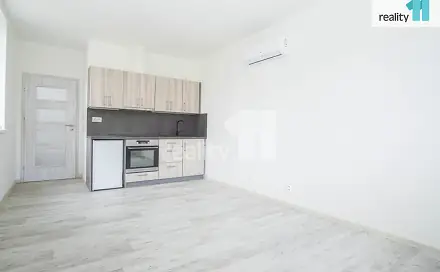 Pronájem bytu 1+kk 25 m², Hlavní, Přerov - Přerov VI-Újezdec