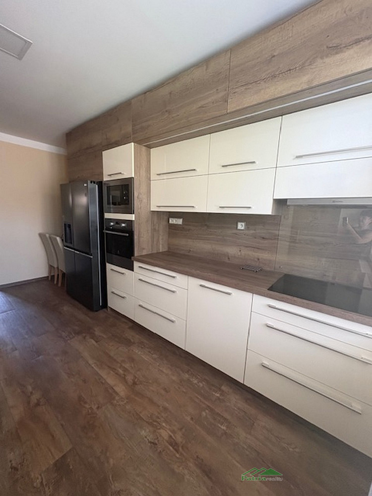 Prodej bytu 2+1 74 m² – pohled 2
