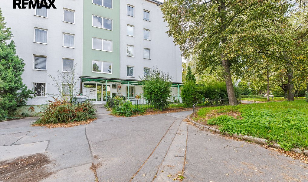 Pronájem bytu 1+kk 35 m², Praha – náhled fotky 13